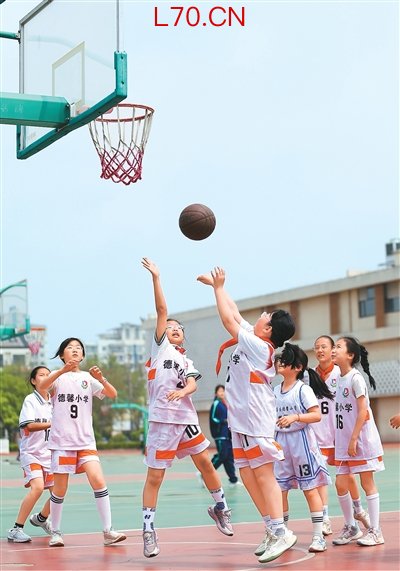 多彩课间  活力校园