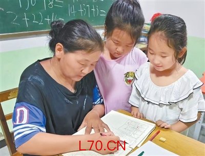 一间农家课堂，十载温暖坚守（暖心故事）