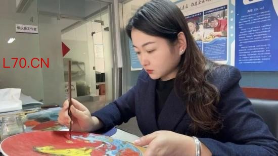 临沂罗庄侯庆香:匠心绘瓷韵 巧手兴产业